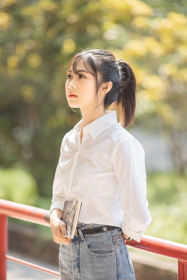 Cô gái bỗng “nổi như cồn” với bức ảnh mặc đồng phục ĐH Bách khoa - Ảnh 6.  Cô gái bỗng “nổi như cồn” với bức ảnh mặc đồng phục ĐH Bách khoa - Ảnh 6.