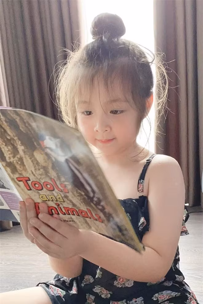 Cadie Mộc Trà con gái Elly Trần quá xinh xắn, đáng yêu nhận mưa lời khen ảnh 4 Cadie Mộc Trà con gái Elly Trần quá xinh xắn, đáng yêu nhận mưa lời khen ảnh 4
