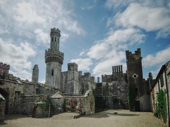 11 tòa nhà xa xỉ từng phục vụ giới thượng lưu đang bị bỏ hoang ảnh 4