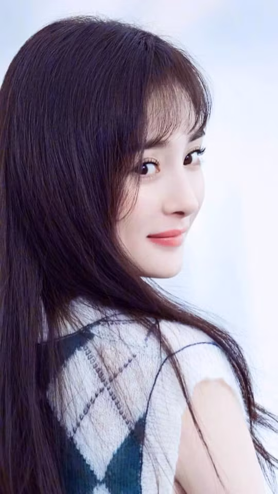 Dương Mịch bẽ mặt khi bị tòa tố giác tự tuyên bố thắng kiện vụ tiền từ thiện ảnh 3 Dương Mịch bẽ mặt ê chề khi bị tòa tố giác tự động tuyên bố thắng kiện không quỵt tiền từ thiện ảnh 3