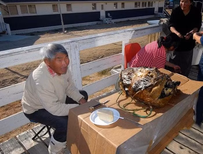 Rợn người với 9 món ăn "kinh dị" bậc nhất thế giới ảnh 3