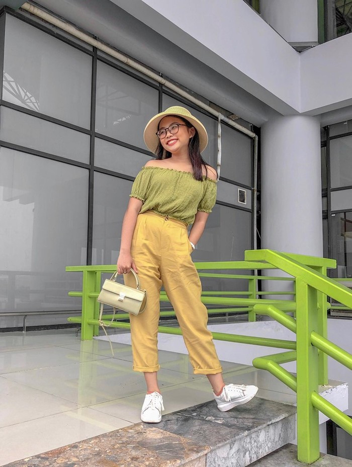 Phương Mỹ Chi trẻ trung, sành điệu tuổi 16 nhận mưa lời khen ảnh 1 Phương Mỹ Chi nữ tính, sành điệu ở tuổi 16: Cô bé dân ca đã trưởng thành! ảnh 0