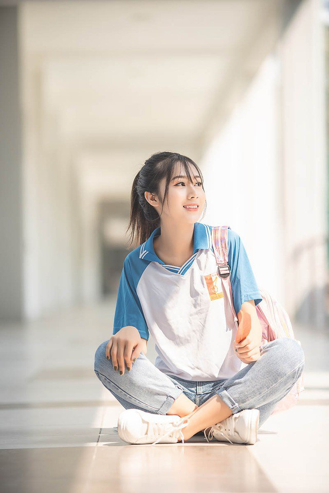 Cô gái bỗng “nổi như cồn” với bức ảnh mặc đồng phục ĐH Bách khoa - Ảnh 7.  Cô gái bỗng “nổi như cồn” với bức ảnh mặc đồng phục ĐH Bách khoa - Ảnh 7.