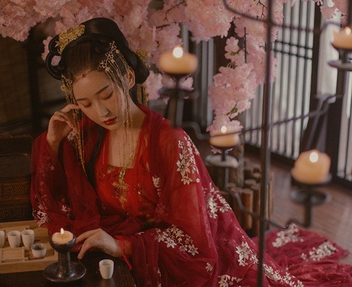 Choáng váng với những cách thức chọn mỹ nhân thị tẩm dị thường của hoàng đế thời xưa hình ảnh 3 choang vang voi nhung cach thuc chon my nhan thi tam di thuong cua hoang de thoi xua hinh anh 3