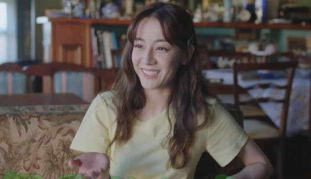 Địch Lệ Nhiệt Ba lộ làn da chảy xệ nhăn nheo, xuống sắc khó tin ảnh 2 Địch Lệ Nhiệt Ba lộ làn da chảy xệ nhăn nheo, xuống sắc khó tin ảnh 2