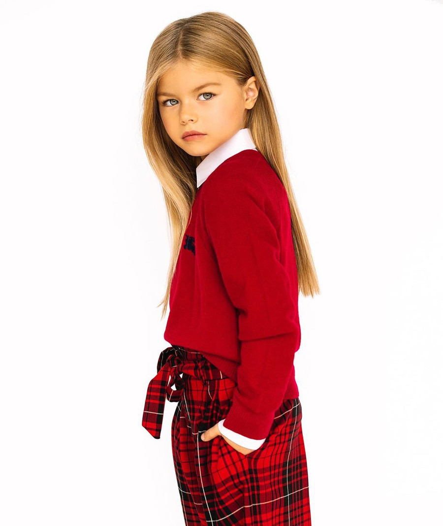 Diện mạo như thiên thần của mẫu nhí 6 tuổi đẹp nhất thế giới ảnh 5