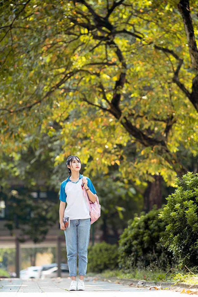 Cô gái bỗng “nổi như cồn” với bức ảnh mặc đồng phục ĐH Bách khoa - Ảnh 8.  Cô gái bỗng “nổi như cồn” với bức ảnh mặc đồng phục ĐH Bách khoa - Ảnh 8.