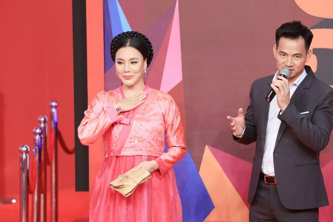 Vắng bóng quá lâu, Hồ Quỳnh Hương bất ngờ xuất hiện với tạo hình khác lạ ảnh 3 bien mat qua lau khoi song truyen hinh, ho quynh huong "run ray" tro lai va hanh dong de thuong - 6