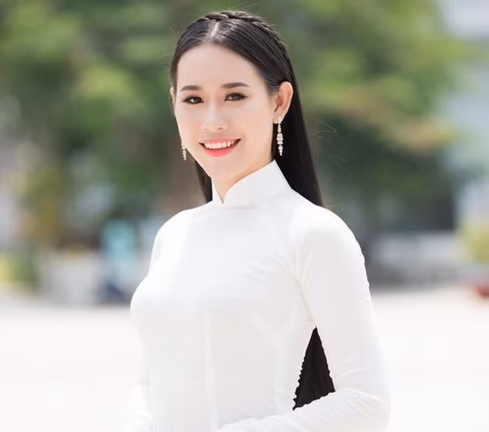 Dàn nữ sinh ĐH Văn Hiến toàn hot girl và thí sinh cuộc thi hoa hậu ảnh 10