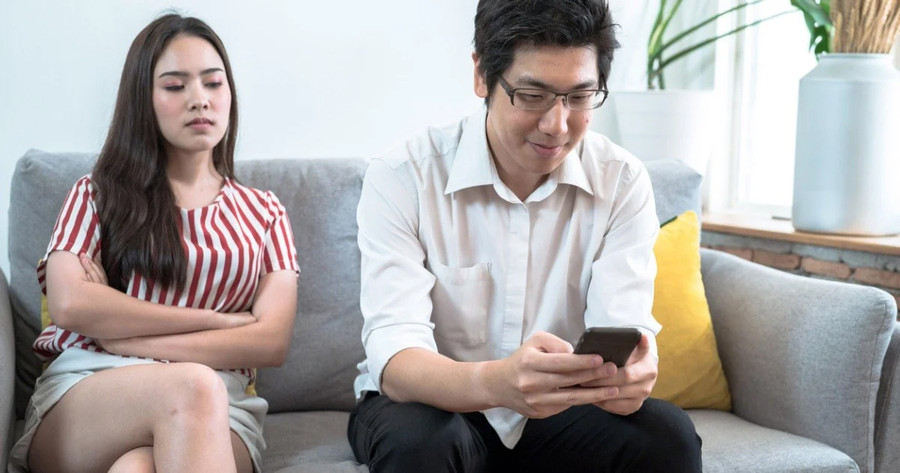 Bình tĩnh bắt đầu cuộc trò chuyện bằng cách liệt kê những quan sát của bạn. (Ảnh: ITN). Bình tĩnh bắt đầu cuộc trò chuyện bằng cách liệt kê những quan sát của bạn. (Ảnh: ITN).