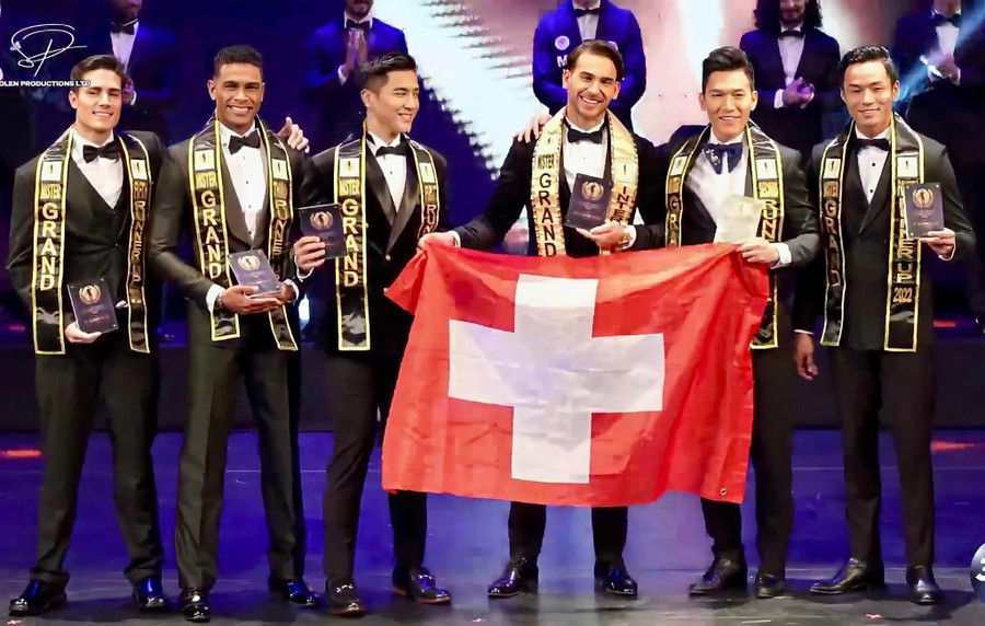 Các thí sinh giành chiến thắng cuộc thi. Các thí sinh giành chiến thắng cuộc thi.