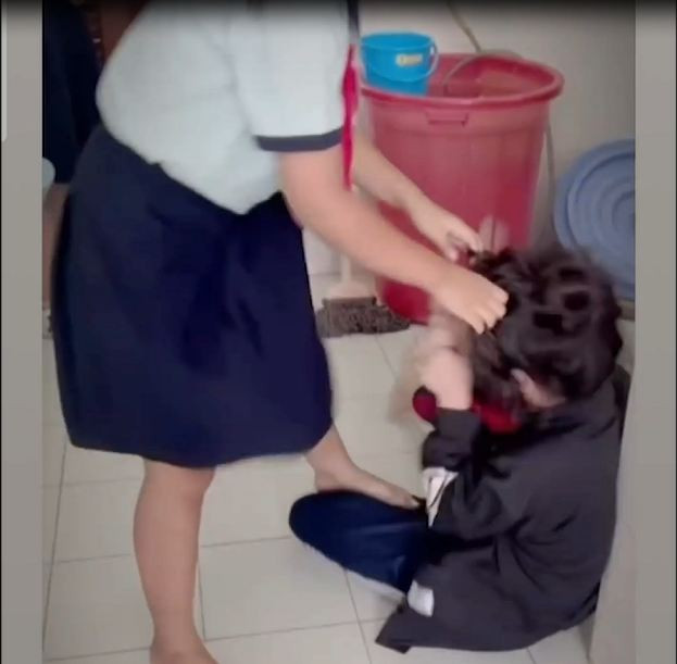 Ảnh cắt từ clip. Ảnh cắt từ clip.