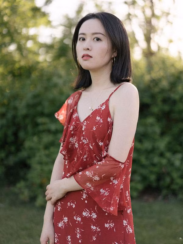 Mẹo mặc đẹp mọi lúc mọi nơi bất chấp thời tiết nắng mưa thất thường ảnh 13 Empty