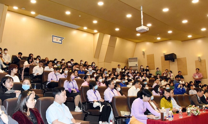 Quang cảnh hội thảo. Quang cảnh hội thảo.