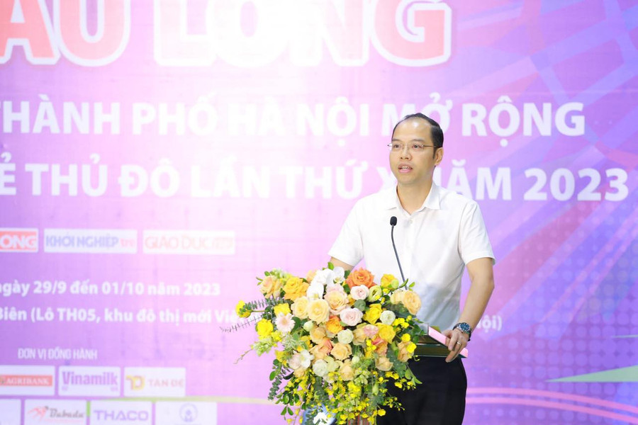 Ông Nguyễn Tiến Hưng - Ủy viên BCH Trung ương Đoàn, Phó Bí thư Thành đoàn Hà Nội, Chủ tịch Hội Sinh viên Việt Nam TP Hà Nội phát biểu khai mạc giải. Ông Nguyễn Tiến Hưng - Ủy viên BCH Trung ương Đoàn, Phó Bí thư Thành đoàn Hà Nội, Chủ tịch Hội Sinh viên Việt Nam TP Hà Nội phát biểu khai mạc giải.
