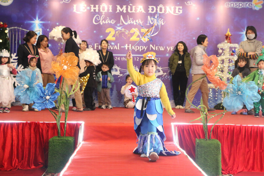 Trẻ tại Trường Mầm non 20/10 được tham gia hoạt động tập thể giúp tăng khả năng tự tin của bản thân. Trẻ tại Trường Mầm non 20/10 được tham gia hoạt động tập thể giúp tăng khả năng tự tin của bản thân.