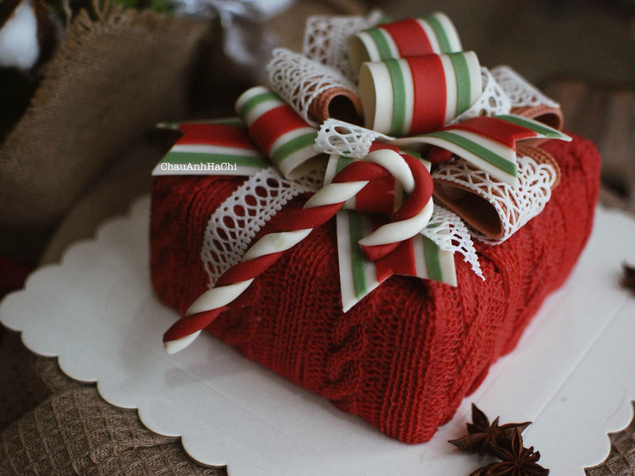 Len và ren, mọi thứ trên bánh được làm từ hạt đậu trắng. Len và ren, mọi thứ trên bánh được làm từ hạt đậu trắng.