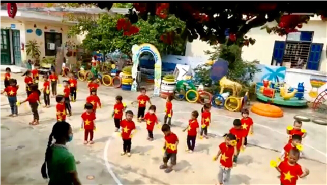 Hoạt động thể dục buổi sáng. Hoạt động thể dục buổi sáng.