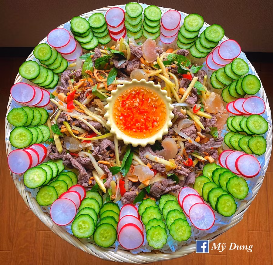 Gỏi bò rau răm; gỏi xoài bò gân