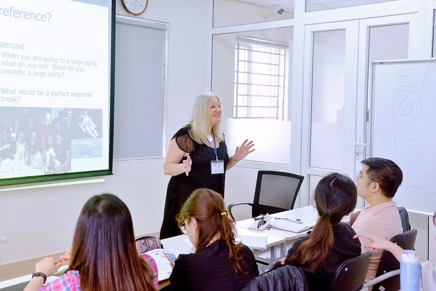 Chương trình chất lượng cao có sự tham gia giảng dạy của giảng viên nước ngoài.