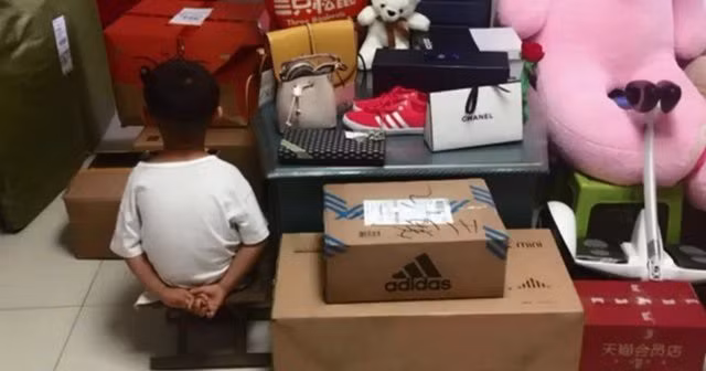 6yo-boy-accidentally-buys-rm41k-of-luxury-goods-on-shopping-app-world-of-buzz
