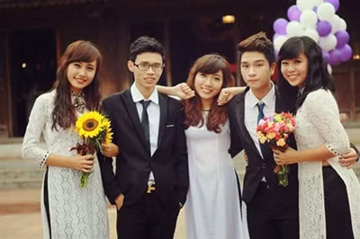 Tình yêu lung linh bắt đầu từ ngày “tận thế”