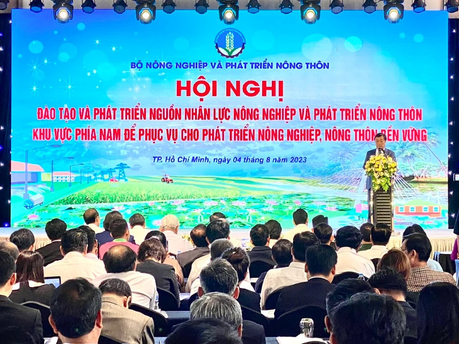 Ông Lê Minh Hoan, Bộ trưởng Bộ Nông nghiệp và Phát triển Nông thôn phát biểu tại hội nghị.