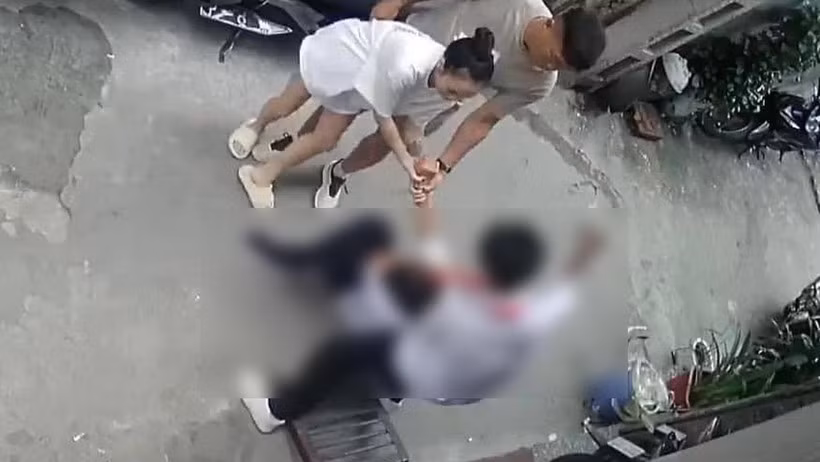 Hình ảnh về một vụ xô xát ở quán Internet tại xã Kim Chung, huyện Đông Anh, Hà Nội hôm 26/8. Hình ảnh về một vụ xô xát ở quán Internet tại xã Kim Chung, huyện Đông Anh, Hà Nội hôm 26/8.