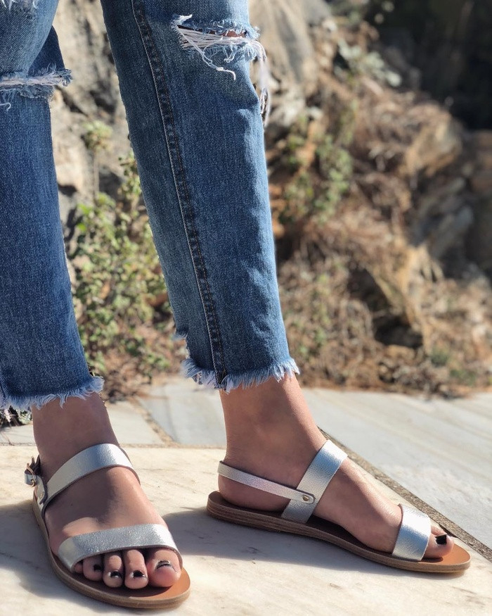 5 kiểu sandal siêu xinh hot nhất mùa hè này ảnh 2 Hè này đi đâu cũng thấy loạt sandal siêu xinh siêu hot này đấy các nàng