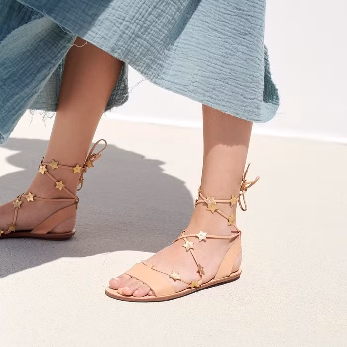 Hè này đi đâu cũng thấy loạt sandal siêu xinh siêu hot này đấy các nàng