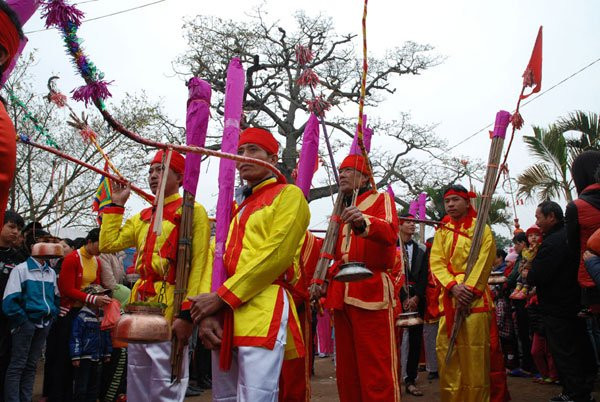 Tục thổi cơm thi với nhiều nét văn hóa cổ truyền tại lễ hội làng Ngọc Tiên. Tục thổi cơm thi với nhiều nét văn hóa cổ truyền tại lễ hội làng Ngọc Tiên.