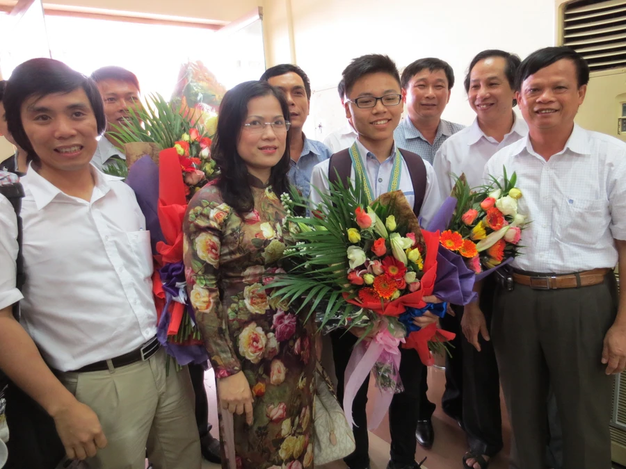 Nghệ An: Đón “Trạng nguyên” Vật lý quốc tế 