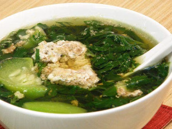 Việc nấu cơm canh sẵn để ngày hôm sau hâm nóng lại là thói quen của nhiều gia đình. Đây chính là thói quen “đầu độc” sức khỏe gia đình bạn.