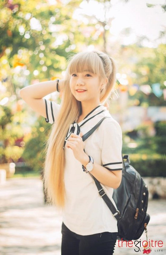 Anh Đào được nhiều người biết đến thông qua nhiều bộ phim, MV âm nhạc như: Dặm đường công lý, Tôi yêu việt nam, Hãy là của riêng anh, Khóc làm gì, Đoạn đường vắng. Mới đây nhất cô nàng còn trổ tài ca hát khi cho ra mắt MV cover Hao xiang ni. Và chỉ sau vài ngày đã nhận được hơn 50 nghìn lượt xem.