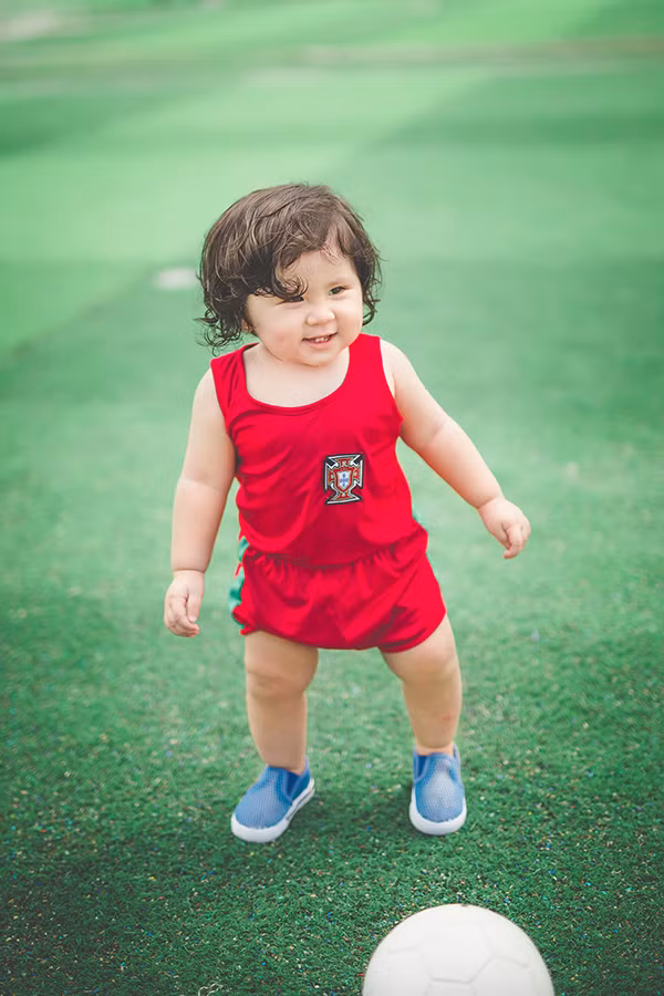 Trần Khánh My có nick-name là Mimi. Dù còn quá nhỏ để có thể tạo dáng chụp ảnh nhưng cô bé lại có những biểu cảm tự nhiên quá đỗi dễ thương.