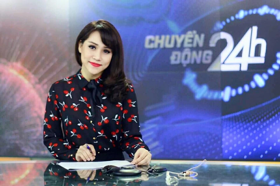 Ngắm mãi hình ảnh gợi cảm của BTV VTV gặp sự cố trang phục