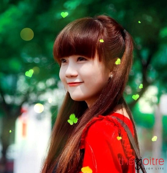 Anh Đào tốt nghiệp ĐH ngành Quản trị kinh doanh. Hiện tại, 9X đang làm chuyên viên marketing. Không dừng lại ở đó Đào còn tỏ ra là một người cực "đa zi năng" khi còn khăm luôn công việc diễn viên tự do, idol talktv, mẫu ảnh.