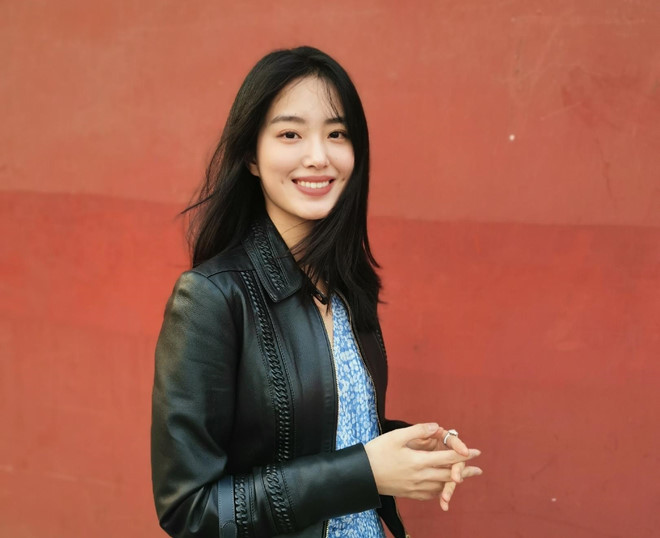 Mỹ nhân 9X khiến cha nuôi tỷ phú của Lưu Diệc Phi say đắm là ai? ảnh 9 My nhan 9X khien cha nuoi ty phu cua Luu Diec Phi say dam la ai hinh anh 9