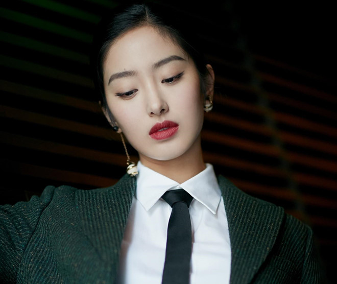 Mỹ nhân 9X khiến cha nuôi tỷ phú của Lưu Diệc Phi say đắm là ai? ảnh 8 My nhan 9X khien cha nuoi ty phu cua Luu Diec Phi say dam la ai hinh anh 8