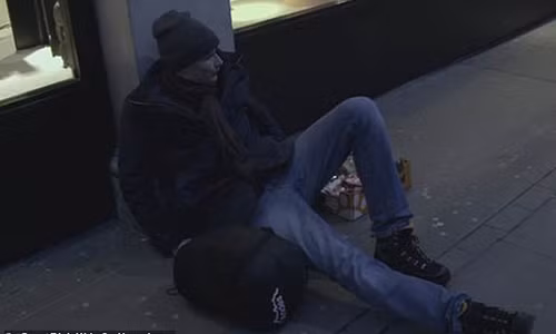 Cộng đồng mạng - Con trai tỷ phú&nbsp;từng hẹn hò Linsay Lohan vỡ mộng sau 3 ngày làm người vô gia cư (Hình 2).