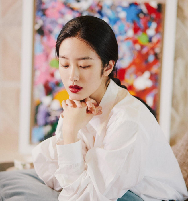 Mỹ nhân 9X khiến cha nuôi tỷ phú của Lưu Diệc Phi say đắm là ai? ảnh 6 My nhan 9X khien cha nuoi ty phu cua Luu Diec Phi say dam la ai hinh anh 6