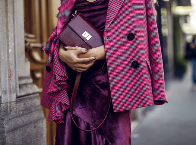 4 màu sắc tưởng phối không nổi, ai ngờ lại giúp chị em thu hút mọi ánh nhìn giữa đám đông - Ảnh 2. 4 màu sắc tưởng phối không nổi, ai ngờ lại giúp chị em thu hút mọi ánh nhìn giữa đám đông - Ảnh 2.