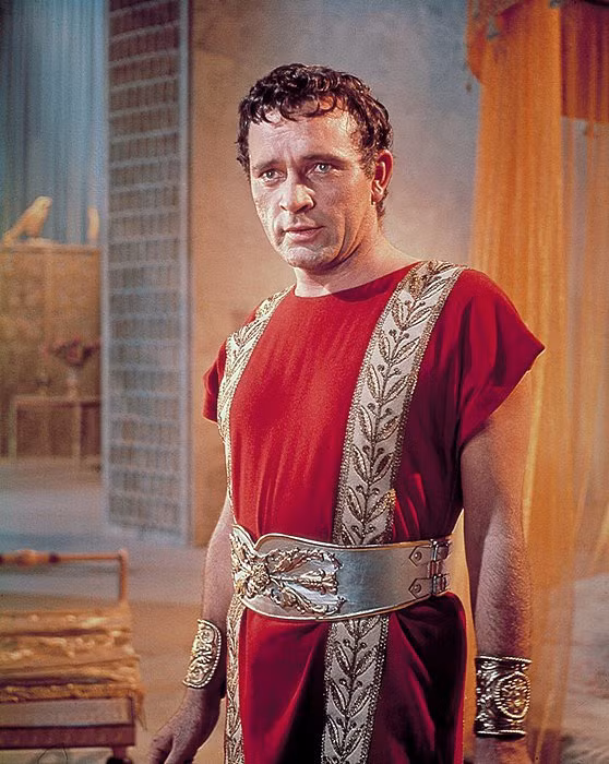 10 sự thật khó tin về trang phục trong Cleopatra - bom tấn xa xỉ bậc nhất lịch sử điện ảnh - Hình 9