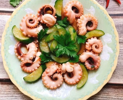 Bạch tuộc xào dưa đổi món bữa tối