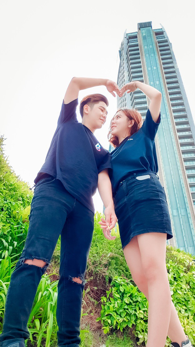 Dạo phố hoặc ghé thăm các tụ điểm giải trí là lời gợi ý tuyệt vời cho team thích náo nhiệt trong dịp 20/10