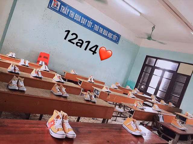 Và cả những đôi giày thể thao