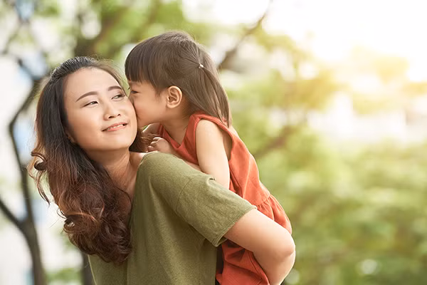 Mẹ đơn thân thường thấy mình phải đối mặt với nỗi cô đơn tột cùng. (Ảnh: ITN).