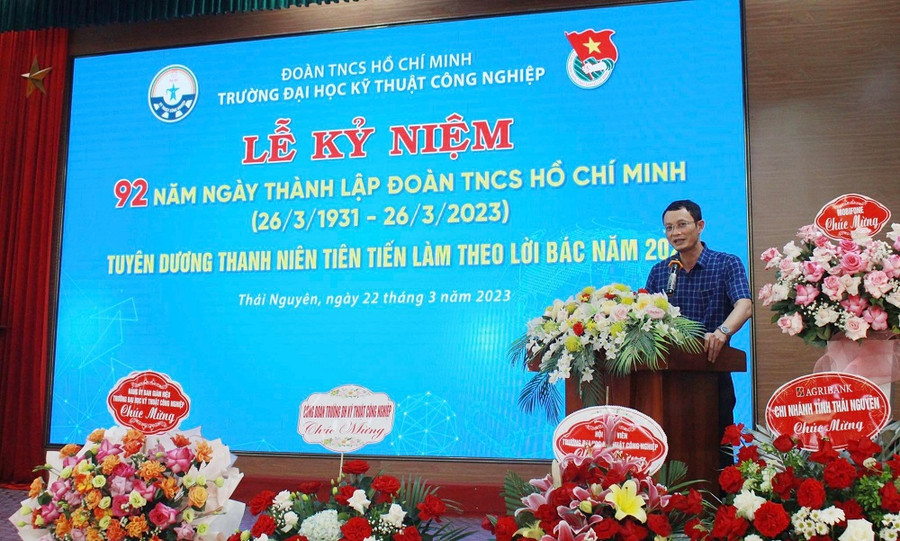 PGS.TS Ngô Như Khoa, Bí thư Đảng ủy, Chủ tịch Hội đồng trường Đại học Kỹ thuật Công nghiệp phát biểu tại chương trình. PGS.TS Ngô Như Khoa, Bí thư Đảng ủy, Chủ tịch Hội đồng trường Đại học Kỹ thuật Công nghiệp phát biểu tại chương trình.