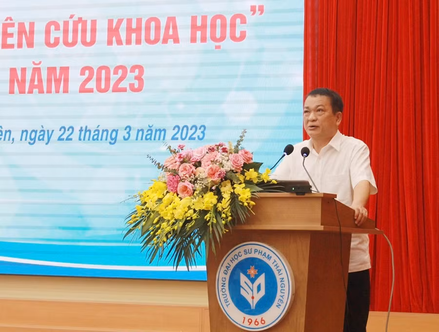 GS.TS Phạm Hồng Quang, Bí thư Đảng uỷ, Chủ tịch Hội đồng Đại học Thái Nguyên phát biểu tại chương trình.