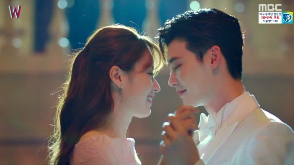 Đêm tân hôn, tôi hết hồn khi nhìn vào vòng eo thon của vợ, không ngờ rằng mình đã rước hổ về nhà - Ảnh 2. Đêm tân hôn, tôi hết hồn khi nhìn vào vòng eo thon của vợ, không ngờ rằng mình đã rước hổ về nhà - Ảnh 2.